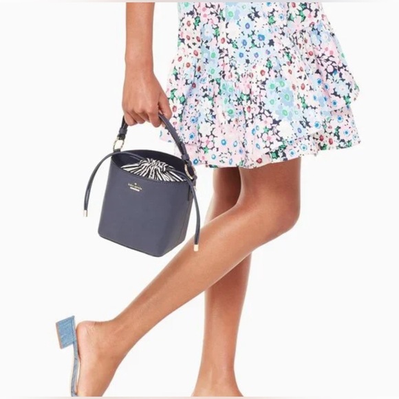 Kate Spade Cameron Street Pippa Bucket Handbag Crossbody Navy Blue Leather Small - Picture 5 of 11